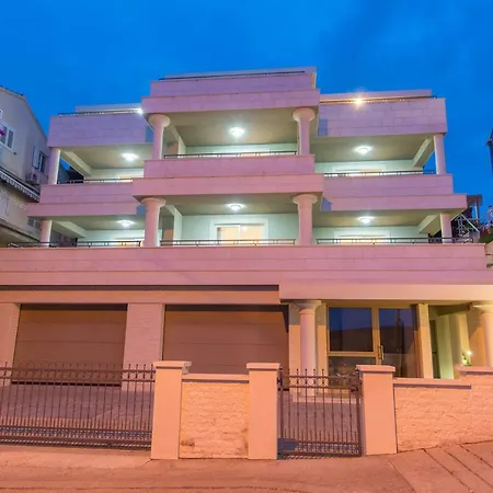 Apartment Villa Molunat Molunat